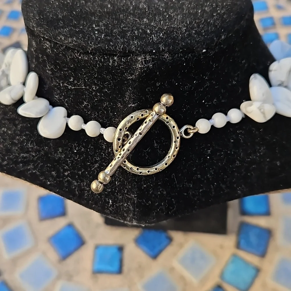 Lustrous Howlite Pear Necklace Faceted Glass Beads Toggle Clasp Black/White OS